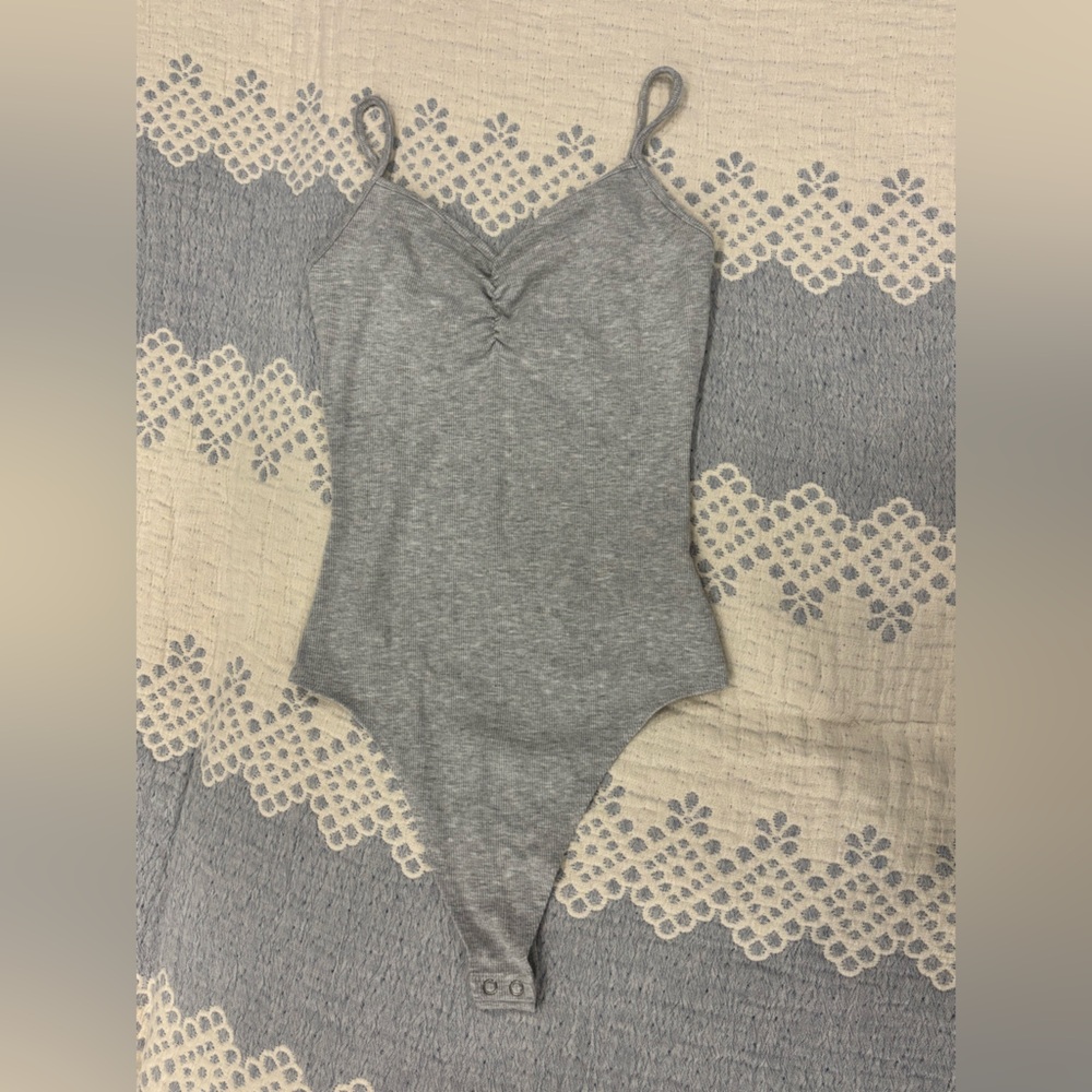 American Eagle Outfitters Light Gray Top